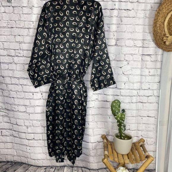 Robert Louis Silk Paisley Print Unisex Silky Robe - Picture 9 of 14